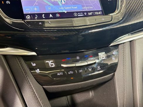 Certified 2024 Cadillac XT6 Sport w/ Technology Package AWD/4WD image 17