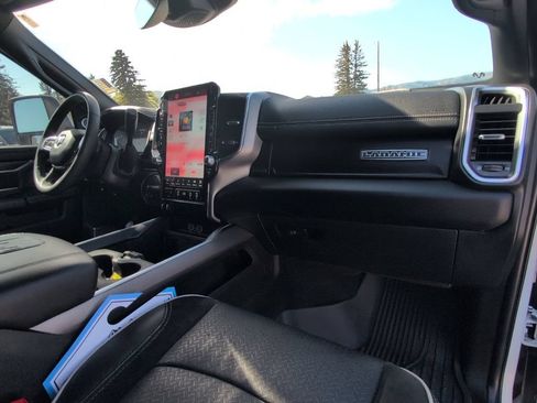 Used 2025 RAM 3500 Laramie AWD/4WD image 34