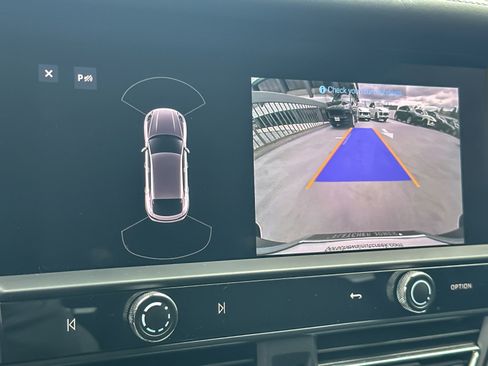 Certified 2023 Porsche Macan Turbo image 20