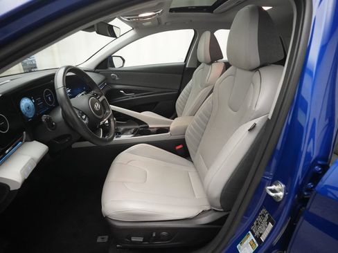 Used 2024 Hyundai Elantra Limited FWD image 7