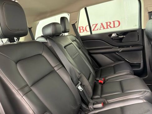Certified 2023 Lincoln Aviator 2WD w/ Class IV Trailer Tow Package image 18