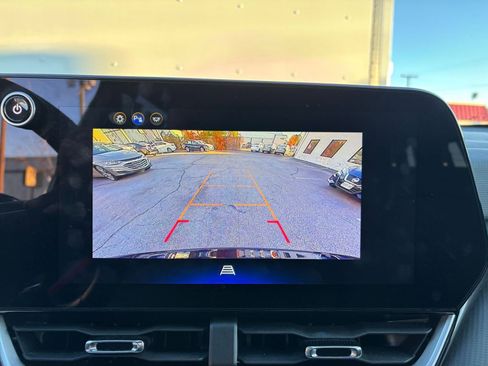 Used 2025 Chevrolet Equinox LT image 17