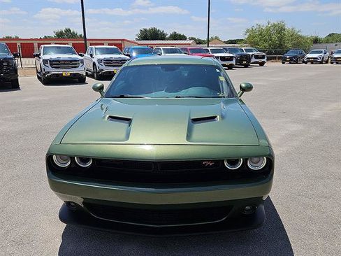 Used 2022 Dodge Challenger R/T RWD image 8