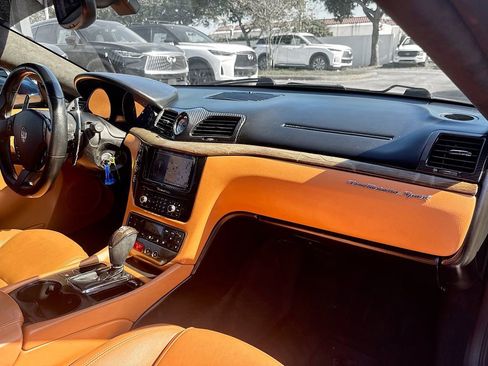 Used 2015 Maserati GranTurismo Sport image 26