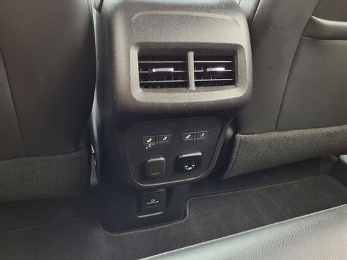 Used 2018 Chevrolet Equinox Premier image 24