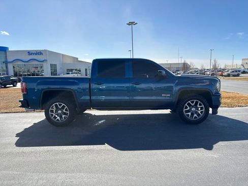 Used 2018 GMC Sierra 1500 SLT image 2