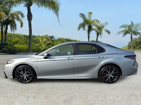 Used 2024 Toyota Camry SE FWD image 2