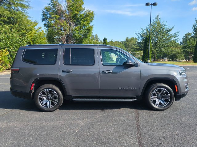 Used 2025 Jeep Wagoneer Series II AWD/4WD image 3