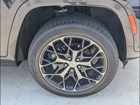 Used 2023 Jeep Grand Cherokee Summit AWD/4WD image 15