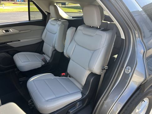 New 2026 Ford Explorer Active w/ Active Comfort Package RWD image 17