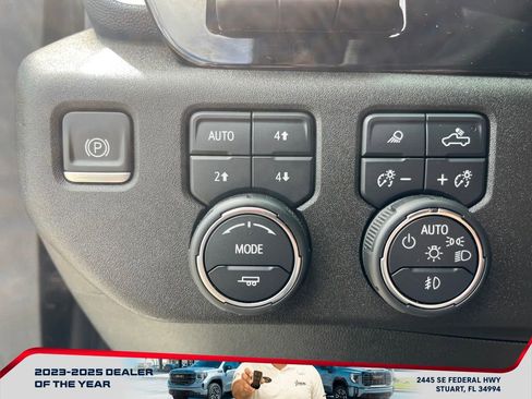 Used 2024 Chevrolet Silverado 1500 High Country w/ High Country Premium Package image 17