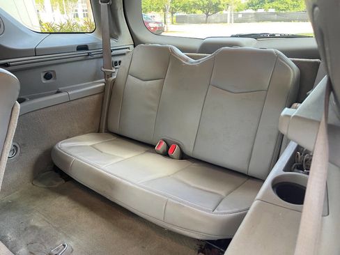 Used 2006 Cadillac SRX w/ Seating Package image 26