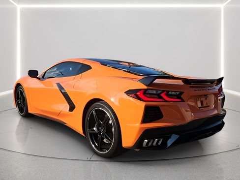 Used 2023 Chevrolet Corvette Stingray Premium Cpe w/ Z51 Performance Package RWD image 3