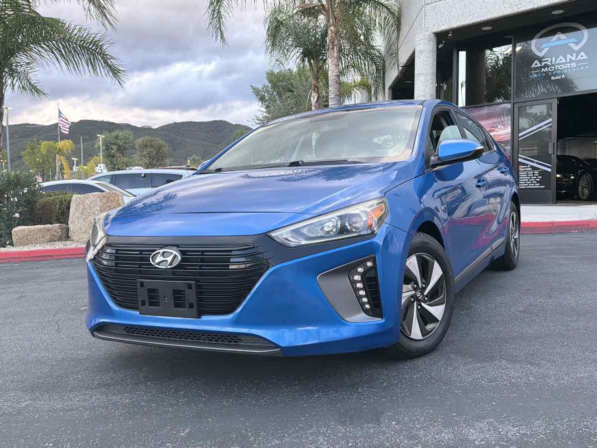 Used 2017 Hyundai Ioniq SEL FWD image 2
