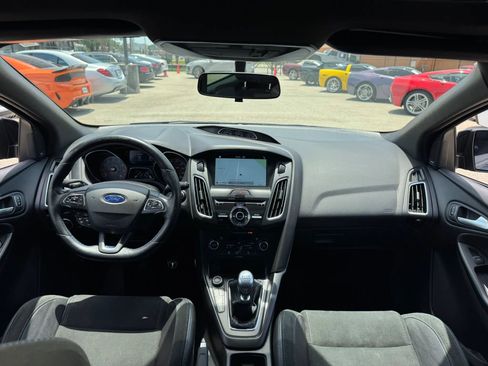 Used 2017 Ford Focus RS AWD/4WD image 29