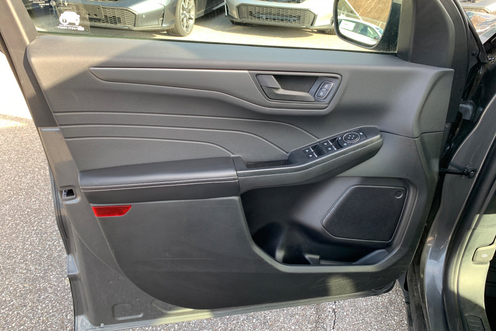 Used 2025 Ford Escape Active AWD/4WD image 13