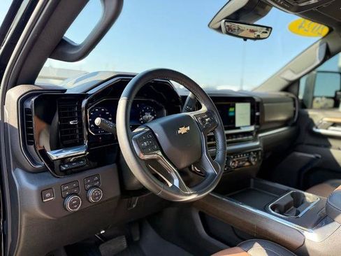 Used 2024 Chevrolet Silverado 3500 High Country w/ Technology Package AWD/4WD image 10