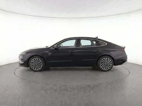 Certified 2025 Hyundai Sonata Limited FWD image 6