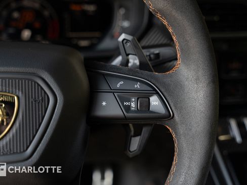 Used 2023 Lamborghini Urus Performante AWD/4WD image 26