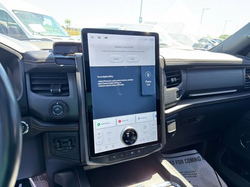 Certified 2023 Ford Expedition Platinum AWD/4WD image 11
