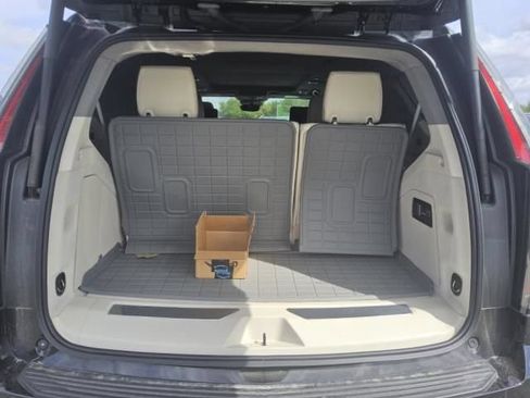 Used 2024 Cadillac Escalade Sport Platinum w/ Heavy-Duty Trailer Package AWD/4WD image 8