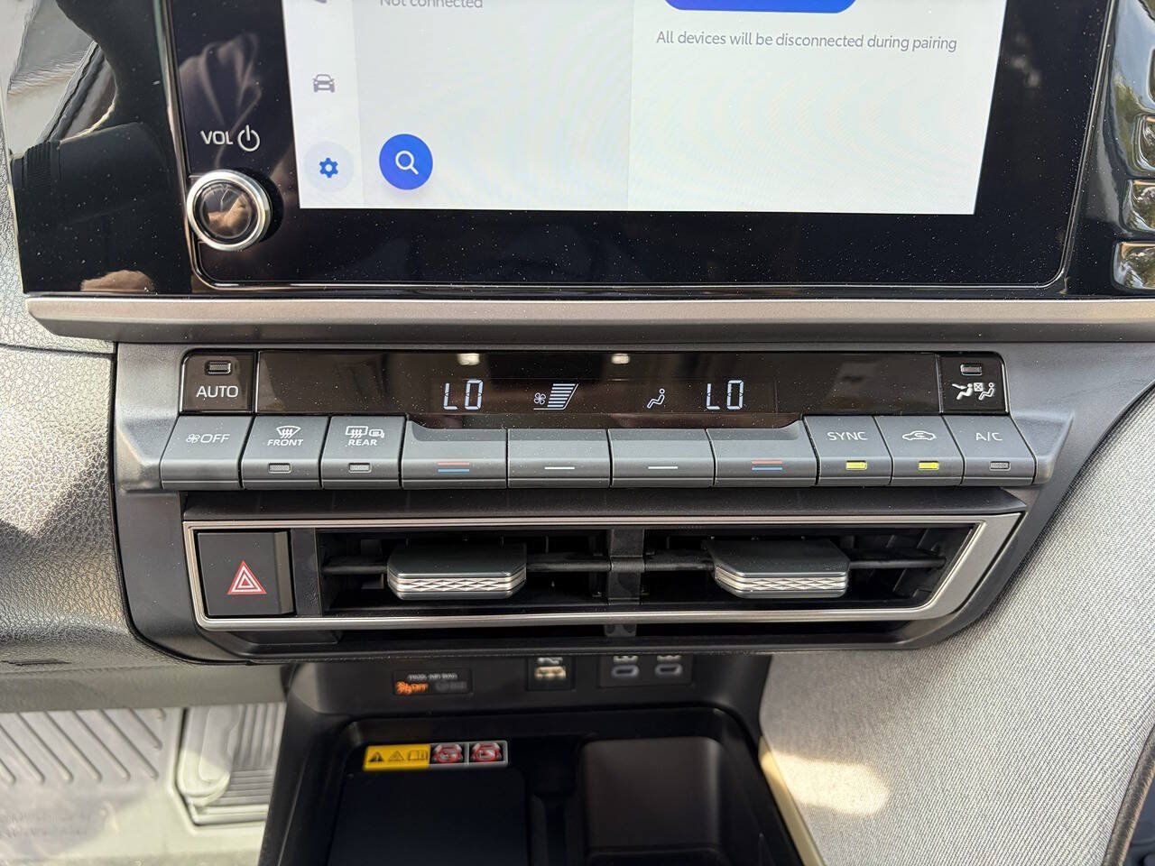 Used 2025 Toyota Camry LE w/ Convenience Package FWD image 15