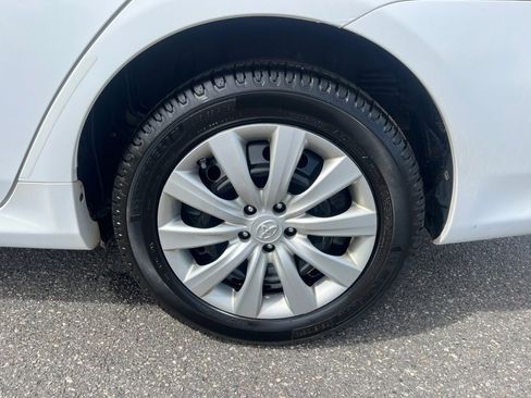 Used 2013 Toyota Corolla LE FWD image 23