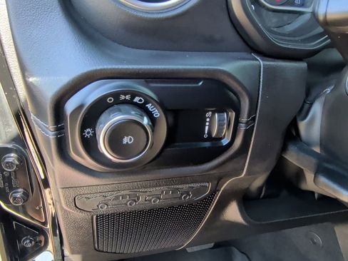 New 2025 Jeep Wrangler Unlimited Sahara w/ Safety Group AWD/4WD image 16