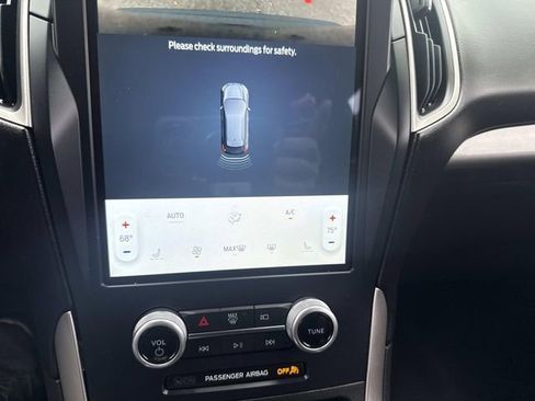 Used 2023 Ford Edge SEL image 25