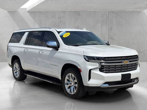 Used 2023 Chevrolet Suburban Premier AWD/4WD image 3