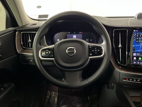 Used 2023 Volvo XC60 B5 Plus AWD/4WD image 16