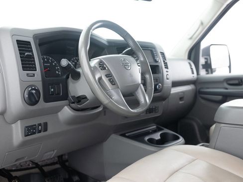 Used 2016 Nissan NV 3500 SL image 25