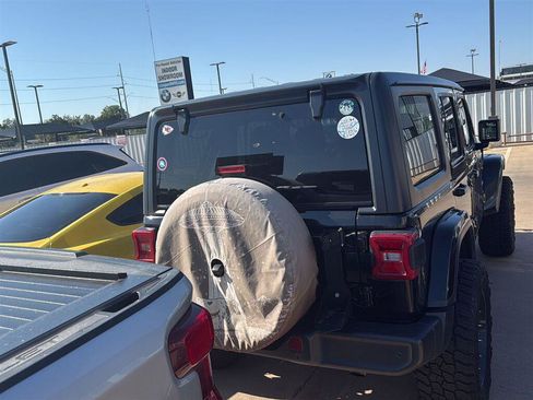 Used 2019 Jeep Wrangler Unlimited Sahara w/ Safety Group AWD/4WD image 10