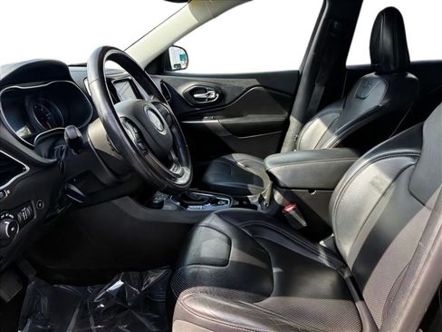 Used 2019 Jeep Cherokee Limited AWD/4WD image 15