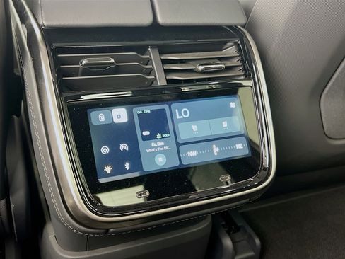 Used 2022 Rivian R1T Launch Edition image 25