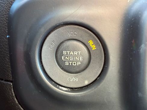 Used 2018 Jeep Wrangler Unlimited Rubicon image 12