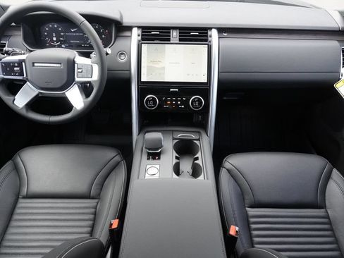 New 2026 Land Rover Discovery S AWD/4WD image 9