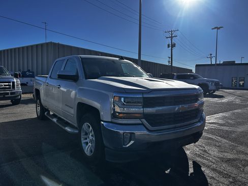 Used 2018 Chevrolet Silverado 1500 LT w/ All Star Edition image 7