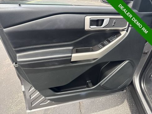 Used 2024 Ford Explorer XLT w/ Equipment Group 202A AWD/4WD image 28