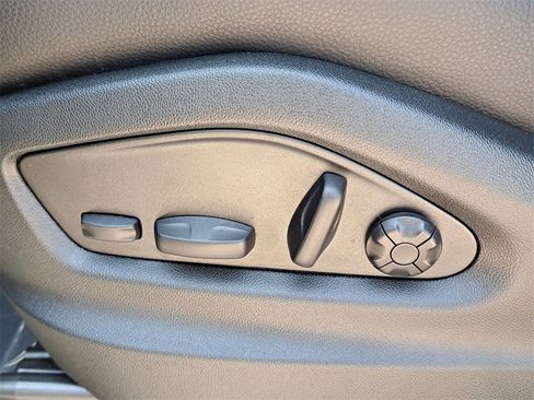 Used 2025 Porsche Cayenne image 29