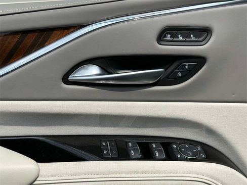 Certified 2024 Cadillac Escalade ESV Sport Platinum w/ LPO, ONYX Package image 23