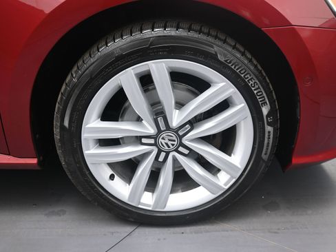 Used 2017 Volkswagen Passat 1.8T SEL Premium FWD image 23
