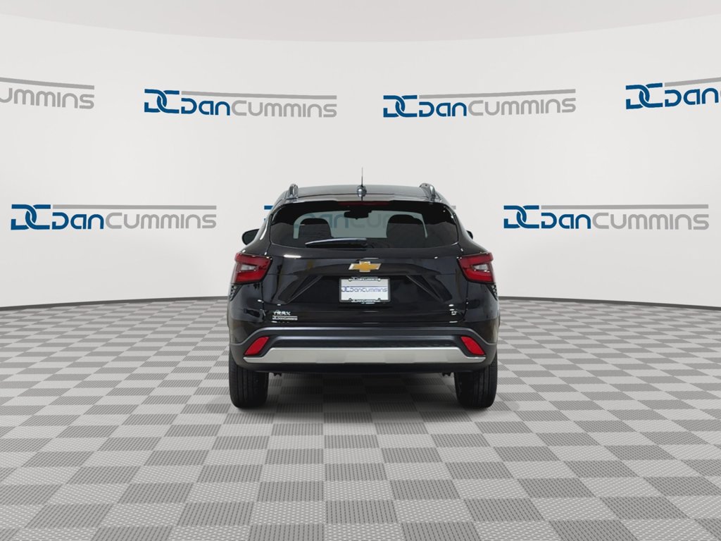New 2026 Chevrolet Trax LT w/ LT Convenience Package FWD image 7
