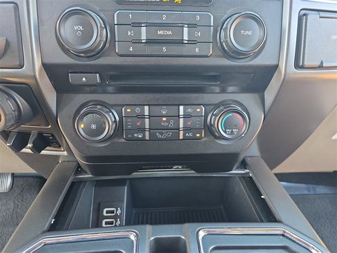 Used 2018 Ford F150 XLT w/ Equipment Group 302A Luxury image 21