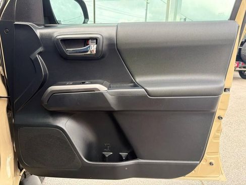 Used 2019 Toyota Tacoma TRD Sport w/ Technology Package RWD image 21