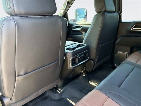 Certified 2025 Chevrolet Silverado 2500 High Country w/ Technology Package image 19