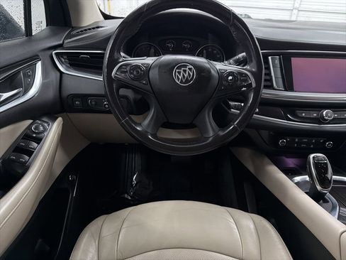 Used 2019 Buick Enclave Essence image 22