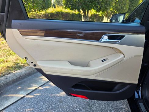 Used 2016 Hyundai Genesis 3.8 image 26