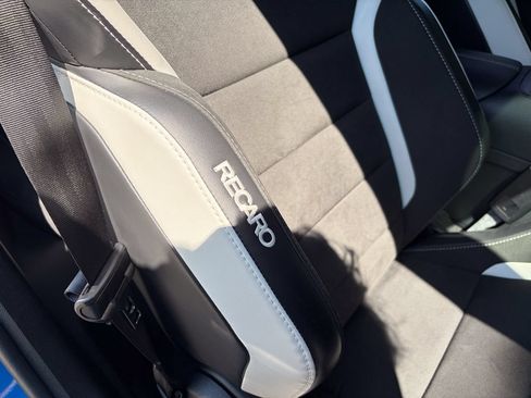 Used 2021 Ford Mustang Shelby GT500 w/ Technology Package RWD image 26