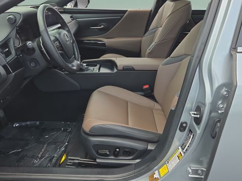 Used 2023 Lexus ES 350 w/ Premium Package FWD image 9